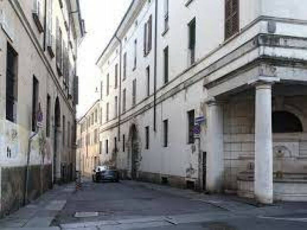Brescia: ALIENAZIONE PALAZZO CARPINONI DI VIA CRISPI