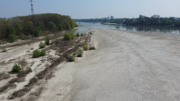 Ogha Ecco il PO asciutto, da grande fiume a rigagnolo