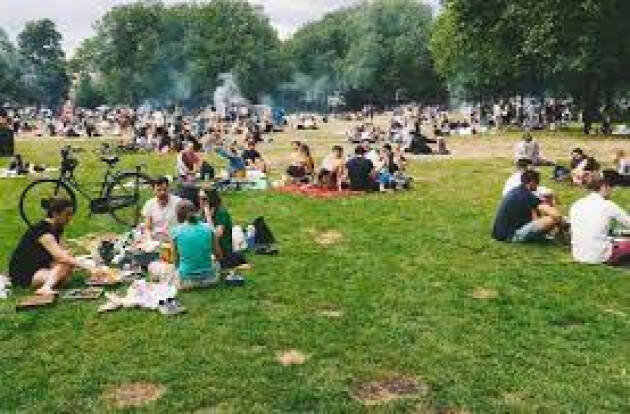 Pasqua: sfilate di dolci, caccia alle uova e picnic metropolitano con street food contadino