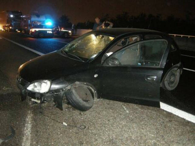 Contromano in tangenziale a Bergamo causa incidente, tre feriti