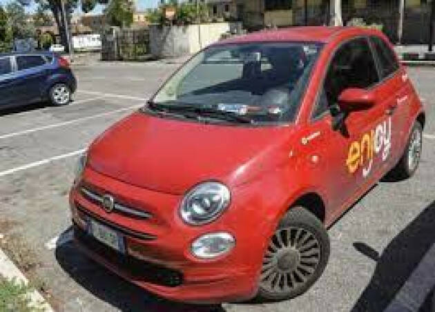 Falsi account del car sharing, 70 indagati a Milano