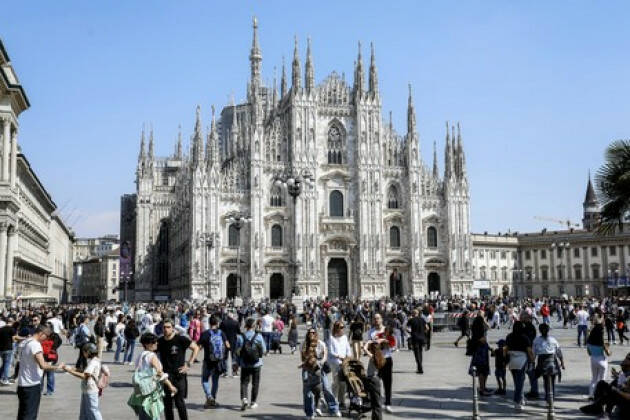 Tornano i turisti, a Milano oltre le aspettative