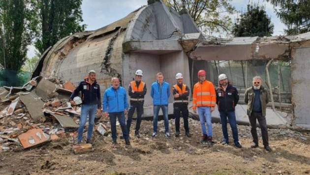 Padania Acque Demolizione della torre dell’acquedotto di Tornata.