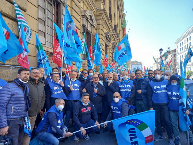 Primo  maggio 2022 Lavoro e Pace intervista a Paolo Soncini (sg Uil Cr-Mn)