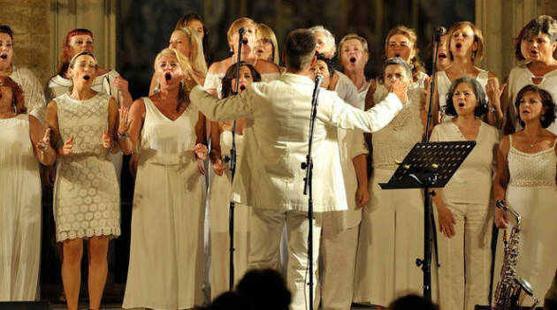 Piacenza: Sabato sera a Palazzo Gotico l’evento ''Armonie di pace'', musiche e danze contro tutte le guerre del mondo.