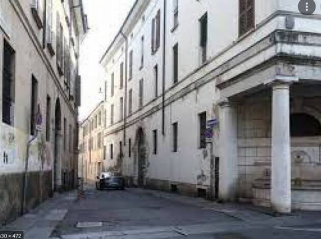 Brescia: ALIENAZIONE PALAZZO CARPINONI DI VIA CRISPI