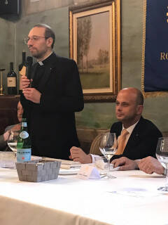 Mons. Federico Gallio - Direttore della Biblioteca Ambrosiana - relatore al Rotary Club Crema