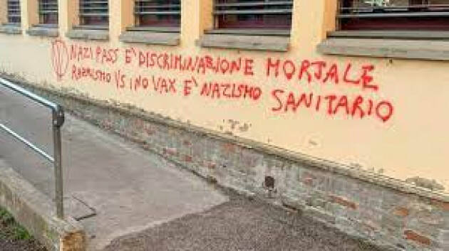 Imbrattati i muri della sede Cgil e alla Scuola De Amicis