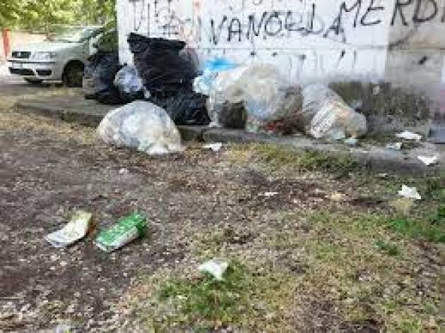 A Cremona rimossi rifiuti e detriti abbandonati nella zona dei cavi Cerca e Morta