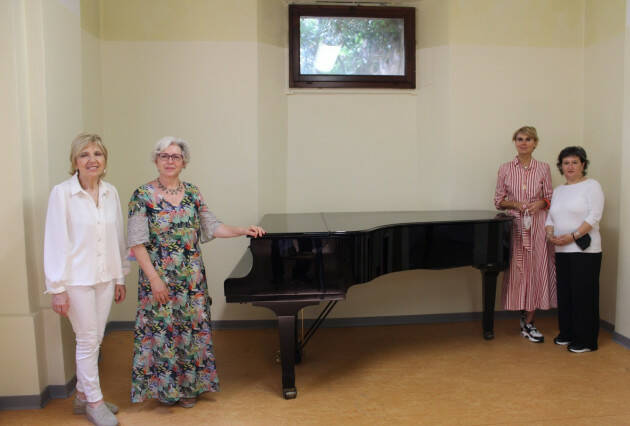 Consegnati due pianoforti revisionati dall'Istituto ''C. Monteverdi'' di Cremona