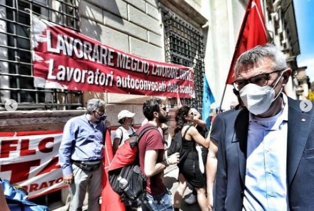 Cgil POTENZIARE LA SCUOLA PUBBLICA  Tanti lavoratori alla manifestazione di Roma