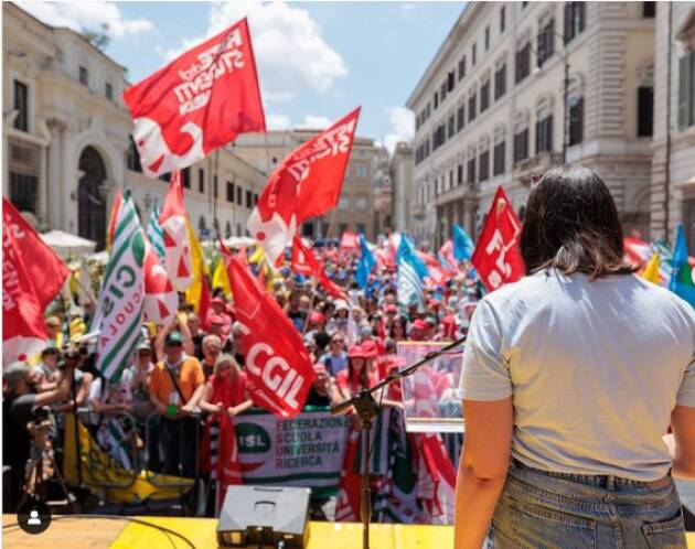 Cgil POTENZIARE LA SCUOLA PUBBLICA  Tanti lavoratori alla manifestazione di Roma