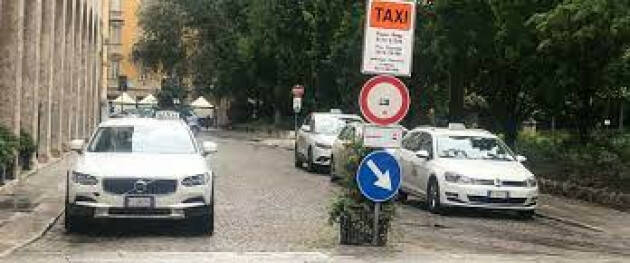 Da oggi attiva la nuova postazione Taxi in piazza Roma a Cremona