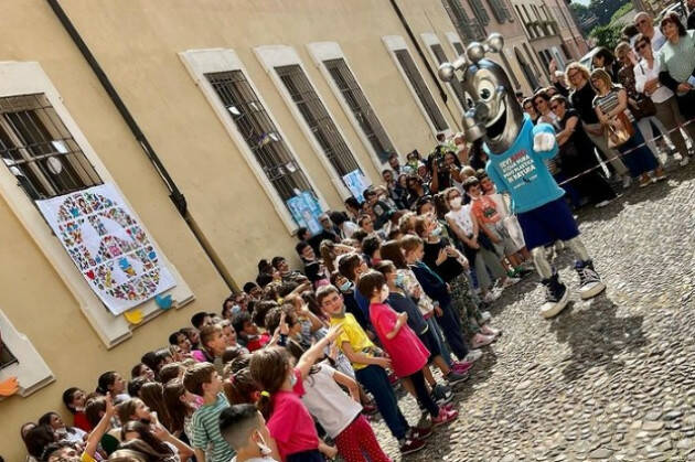 Padania Acque CR : Glu Glu a sorpresa  visita 150  bambini della Capria Plasio