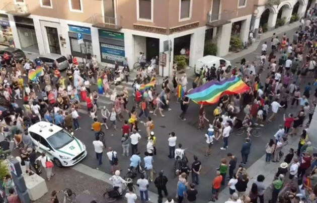 Primo CremonaPride '22. Più di 1500 cittadin3  per  ‘un posto nel mondo’ [video]