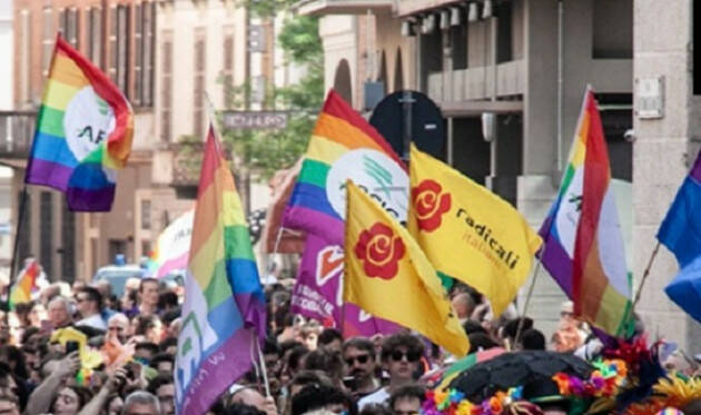 Primo CremonaPride '22. Più di 1500 cittadin3  per  ‘un posto nel mondo’ [video]