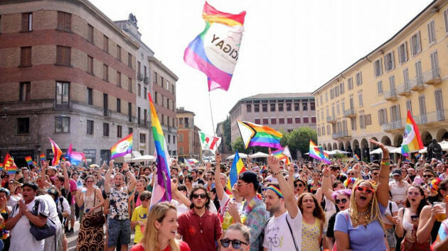 4 giugno 2022: IN MIGLIAIA PER IL PRIMO CREMONA PRIDE