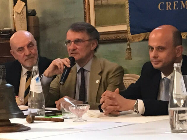 ''La Neurologia: impatto sulla società'': Vincenzo Silani  al Rotary Club Crema