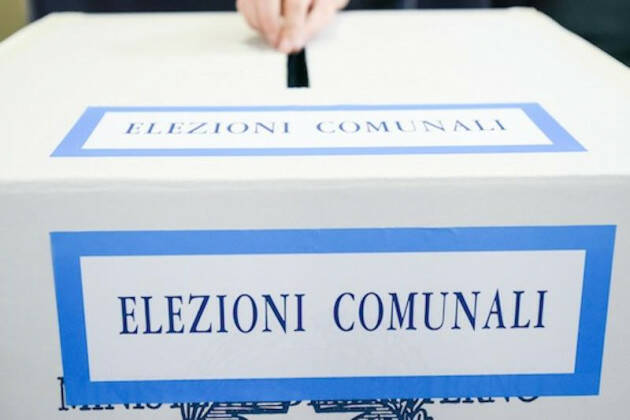 Pozzaglio Si vota il 12 giugno Le schede con i candidati Sindaci  per i 5 referendum 