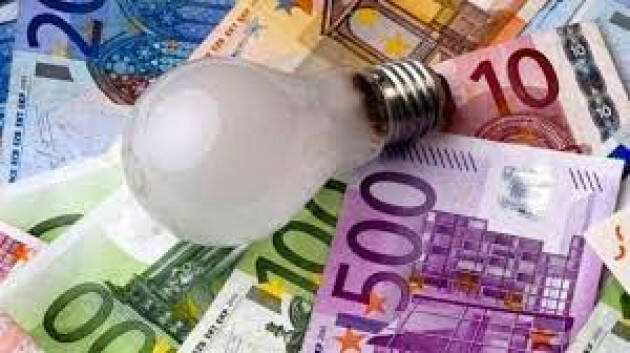 BOLLETTE LUCE & GAS, IN UN ANNO PIU’ CHE RADDOPPIATE.
