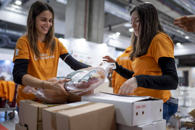 POVERTÀ, AUMENTANO LE RICHIESTE DI AIUTO ALIMENTARE