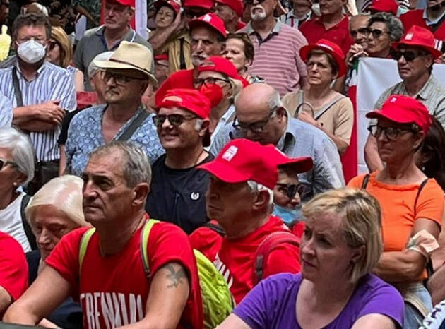 I pensionati Spi-Cgil di Cremona alla manifestazione di Bologna 