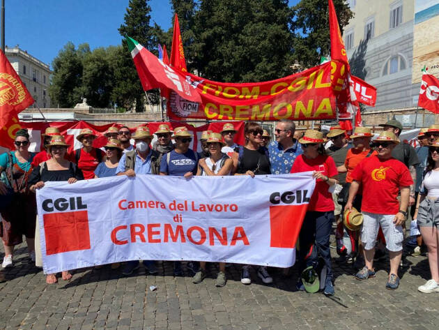 Elena Curci (sg Cgil Cremona) : siamo a Roma per la Pace , Lavoro e democrazia (Video)