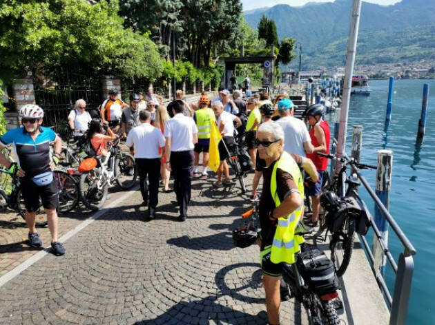 Iseo Monteisola: pacifica invasione di ciclisti, mai più divieti di sbarco