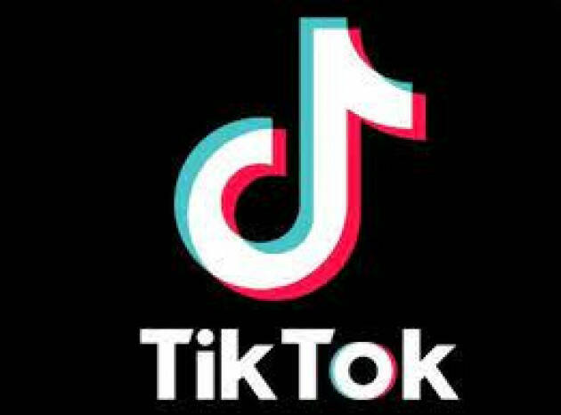 TIK TOK SI IMPEGNA A RISPETTARE LE NORME UE A PROTEZIONE DEI CONSUMATORI.