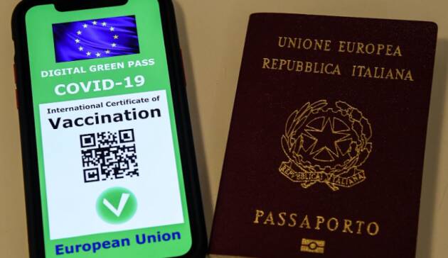 L’europarlamento approva la proroga di un anno del Green Pass