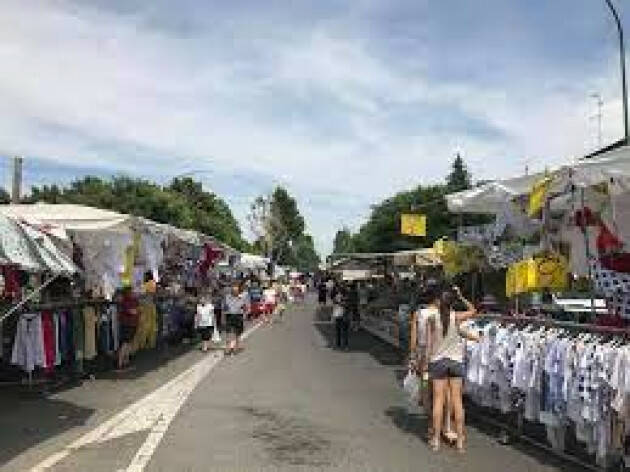 (CR) Anche oggi , domenica 26 , bancarelle viale Po per la Fiera di S. Pietro