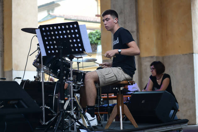 Aperitivo in musica, un omaggio alla batteria