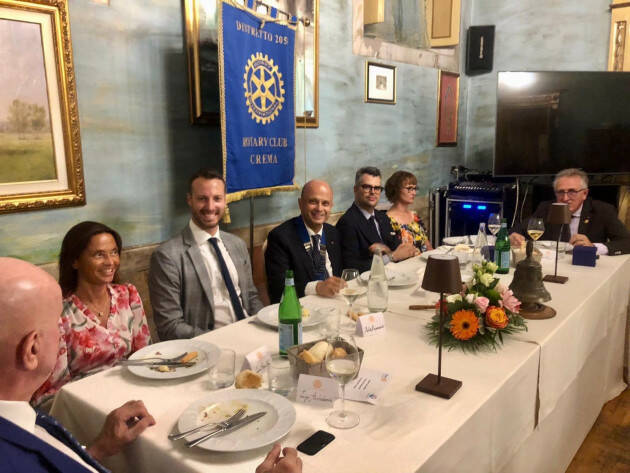 Il ‘passaggio  consegne’ al Rotary Club Crema