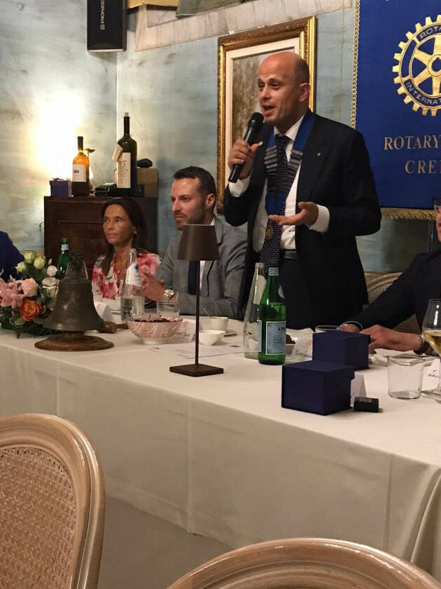 Il ‘passaggio  consegne’ al Rotary Club Crema