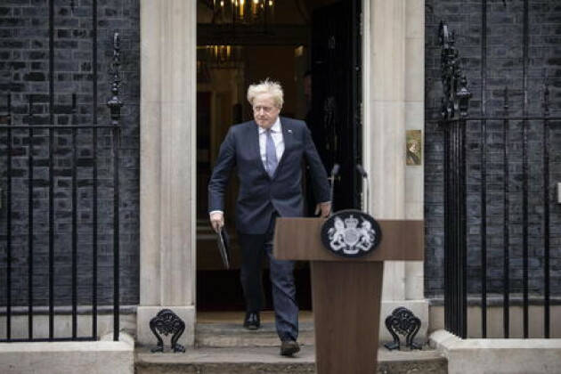 Boris Johnson si dimette. 'Lascio ma non avrei voluto farlo'