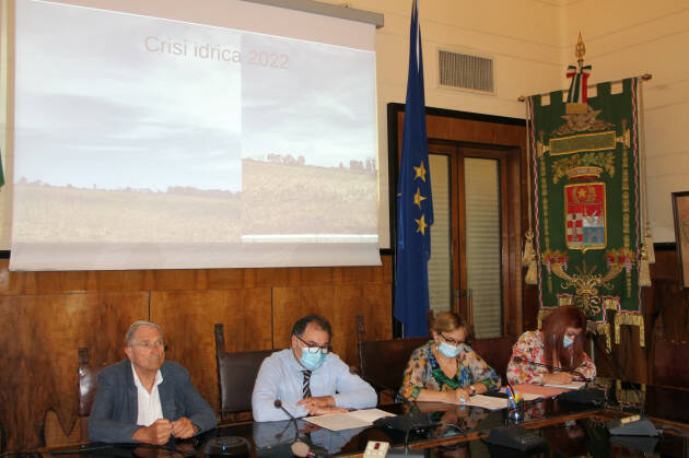Cremona: 'priorità per il rilascio di acqua dai per arrivare al primo raccolto'