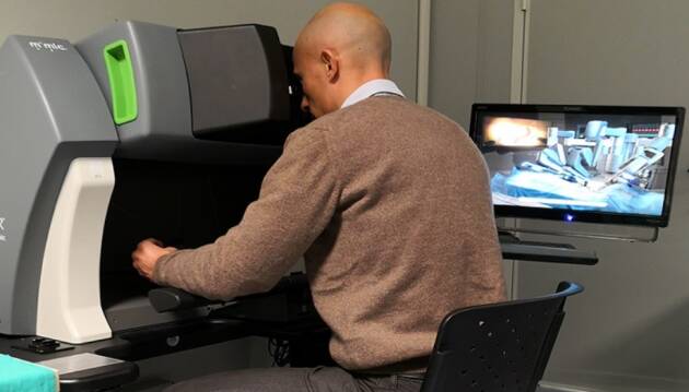 L’intelligenza artificiale per imparare ad operare col robot