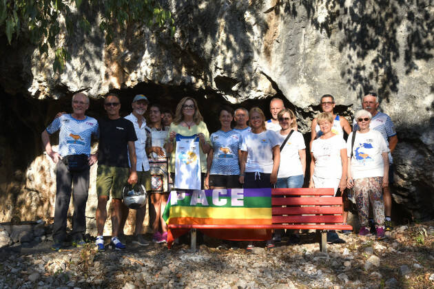 Brescia: Inaugurazione panchina rossa monte Maddalena