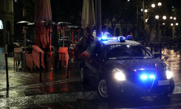 Tentano rapina e violenza sessuale a Milano, arrestati dai CC