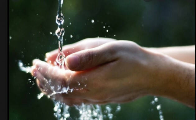 Padania Acque Acqua bene primario e comune da tutelare. 