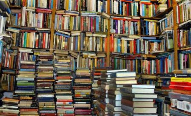 Componenti degli oli essenziali contro il deterioramento dei libri: la nuova ricerca del Cnr