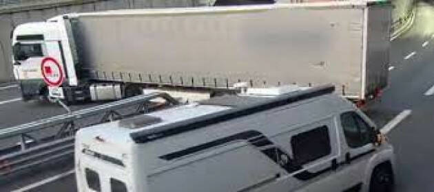 Inversione ad U sull'autostrada A10, funziona la procedura di emergenza