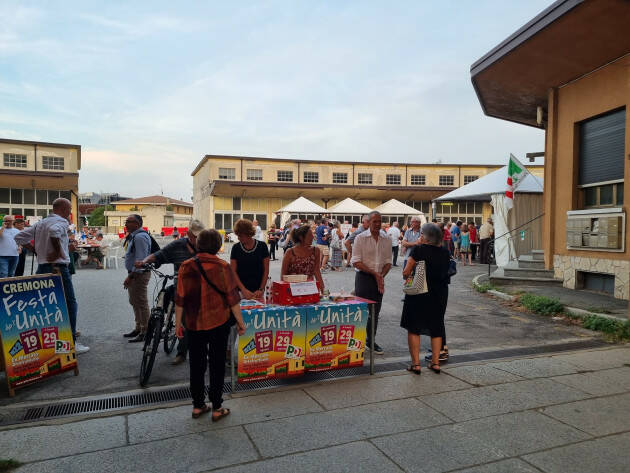 #elezioni22 Cottarelli conquista Cremona. Sto con il PD perchè sono progressista [video]