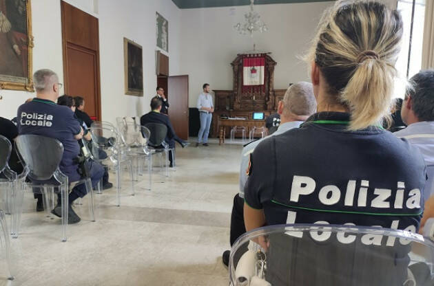 Crema  Scuole spazio di legalità incontro formativo della polizia locale del Cremasco.