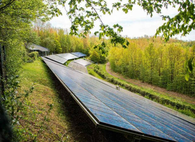 Il fotovoltaico costa un terzo del gas, ma in Italia ci sono progetti fermi per almeno 40 GW