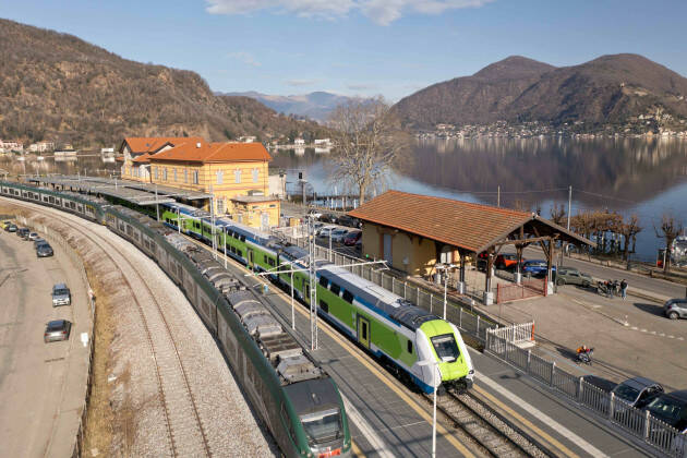2022 7 MILIONI DI VIAGGIATORI IN TRENO  VERSO LE LOCALITÀ TURISTICHE LOMBARDE   