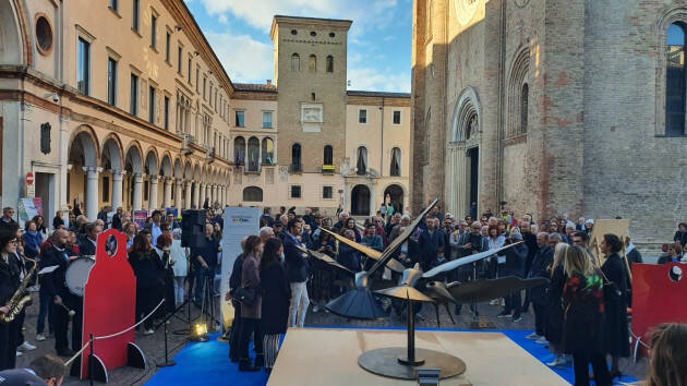 Crema: svelata l'opera simbolo del festival I Mondi di Carta 2022