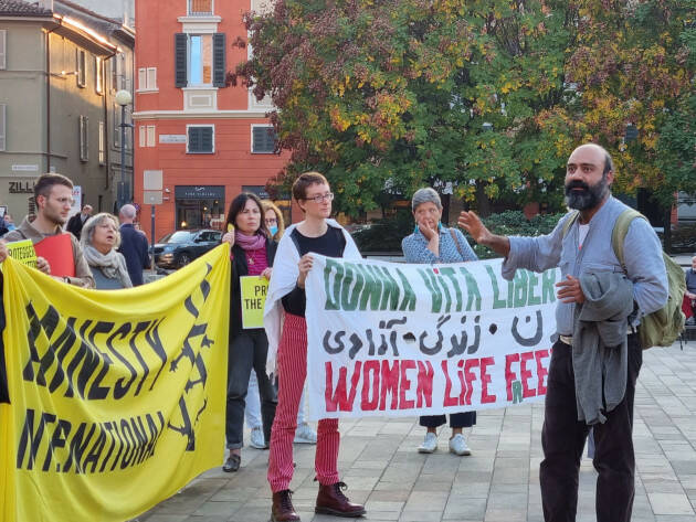 Cremona  Partecipato Presidio solidale con le donne iraniane [video]