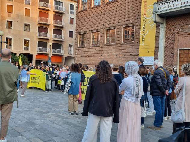 Cremona  Partecipato Presidio solidale con le donne iraniane [video]