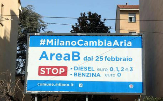 A Milano FdI inizia la raccolta firme contro i divieti di Area B